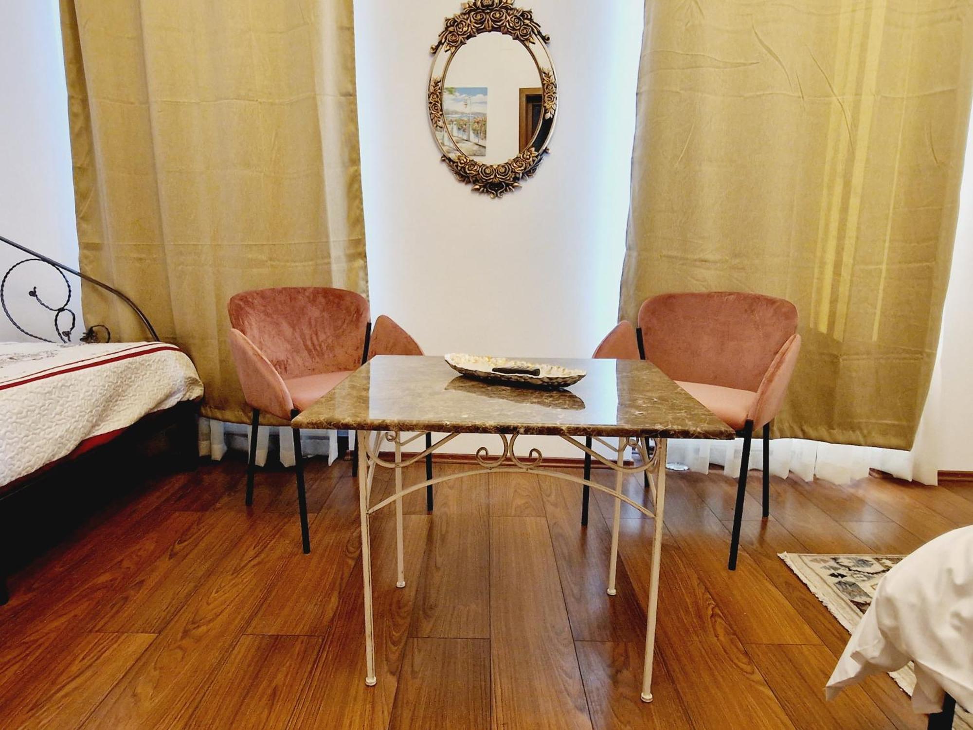 5* Royal House Near Unirii Square Villa *